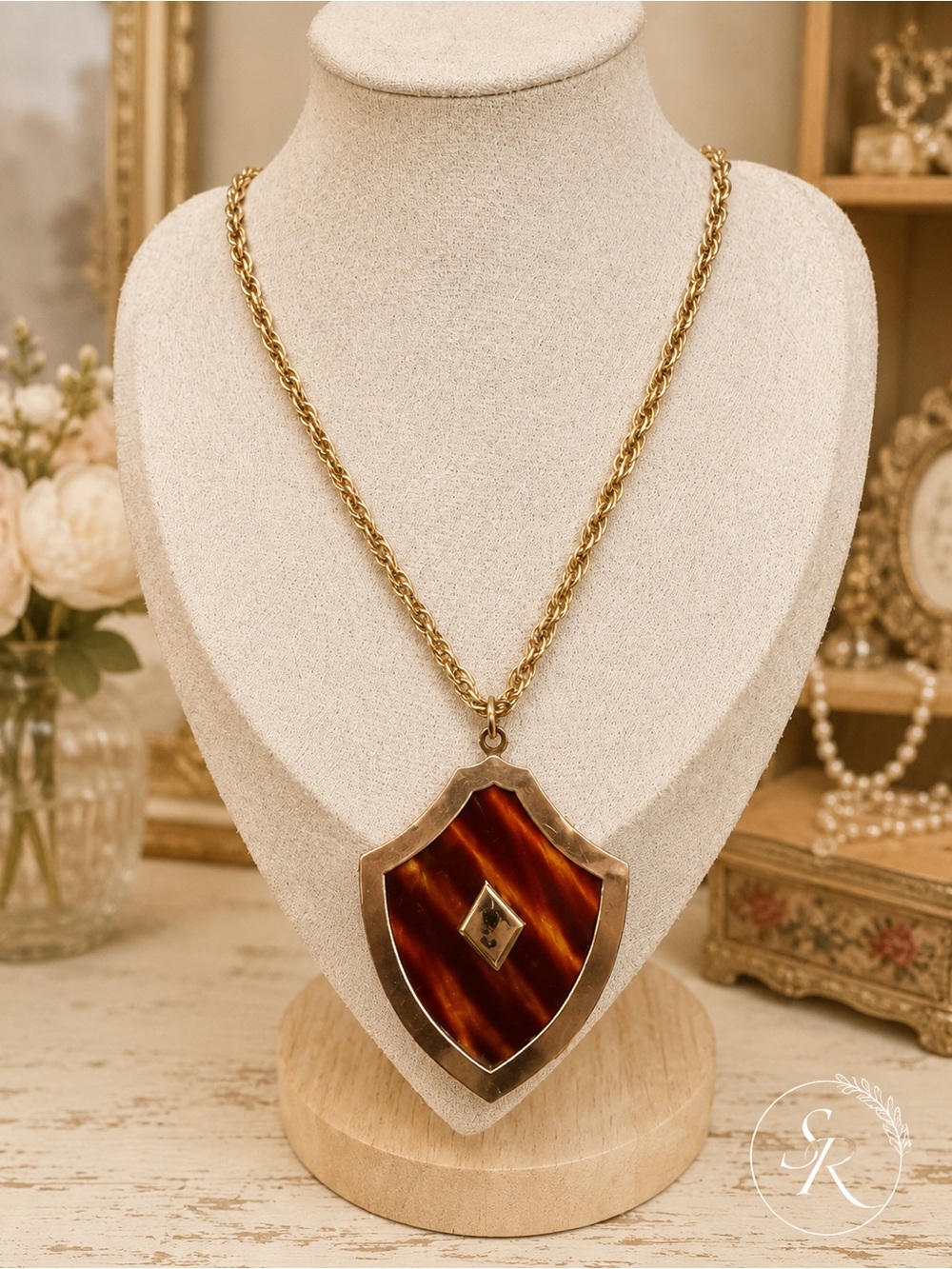 Vintage Oversized Faux Tortoiseshell Shield Pendant Necklace Gold Tone